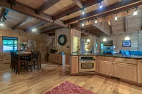 Secluded Log Villa 6700sf Hot Tub-Sauna-19 Acres - Image 4