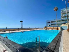 VACANCES, TÉNÉRIFE, ÎLES CANARIES, NOUVEAUX PISCINES À EAU DE MER APPARTEMENT 2 À LA PLAGE - Image 3