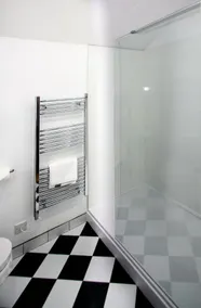 Modern Private 1 Bedroom Bungalow - Image 4