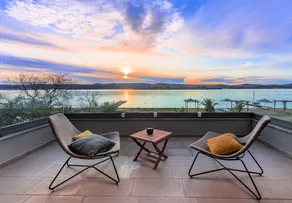 Villa Lu-Ma Beachfront with Heated Pool - Image 3