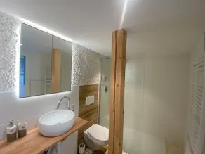 Lovely 1-bedroom apartment in great location - Image 2