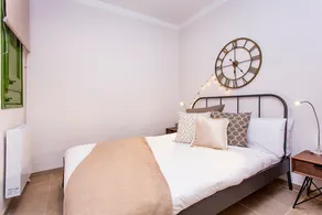 Barcelona | 2 bedrooms | Private balcony | TV - Image 4