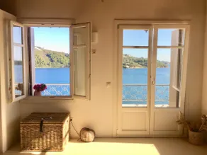 Townhouse with unique sunrise views. - Image 5