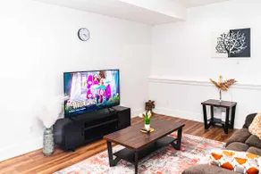 One bedroom and one living room suite - Image 3
