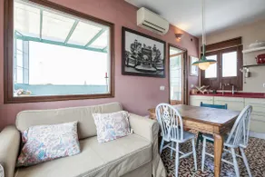 Elly's Apartments, Apartment with a queen bed and c. - Image 3
