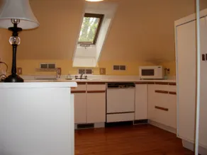 Now availJamaica Plain & Arboretum 20min toBoston - Image 5