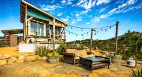 Hilltop Lodge off-grid cabin - Image 2