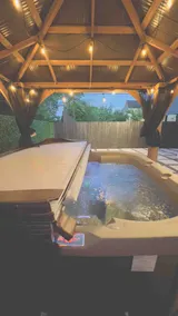 Hot Tub Villa 3BR 3.5 Ba MedCenter|DWNTWN| Midtown - Image 5