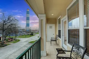 Kemah, TX 2nd floor condo. Restaurants , boardwalk - Image 2