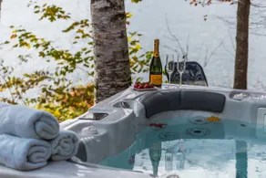 Waterfront Luxury Villa, Luxury Chalet, SPA, WiFi+ - Image 5