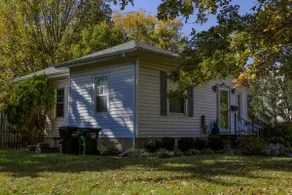 ”Travel-Bug” Bungalow Heart of Kettering, Ohio - Image 3