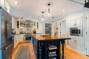 The Retreat-Hot Tub-Theater-Bar-6000sqft - Image 2