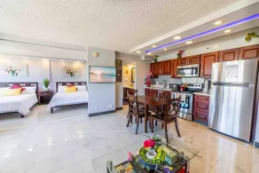Luxury Condo 3bd, free parking . - Image 4