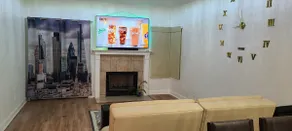 Entire residential home · 3 bedrooms - Image 4
