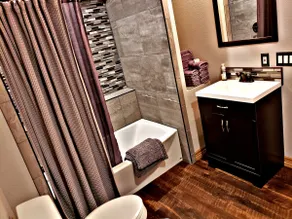 King Suite Pets Stay Free No Fees - Image 5