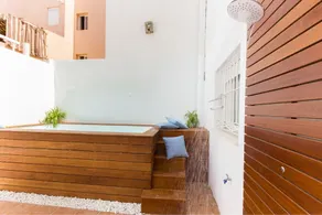 Apartment with private pool, 50 meters from the beach - Image 2