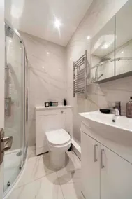 Kensington Prime Modern luxury flat w/patio - Image 3