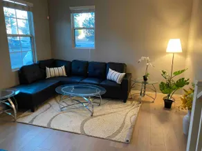 Cozy home in Gilbert with community parks - Image 4