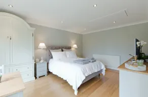 Lovely self-contained annex with shower room - Image 3