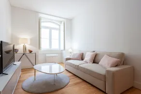 NEW!! Beautiful Downtown apartment (1BR) - Image 2