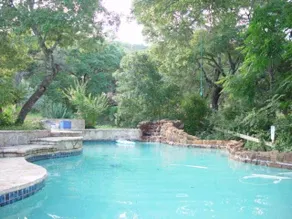 Lake Travis Waterfront Pool Sleeps 20 by Cedar Pk - Image 2