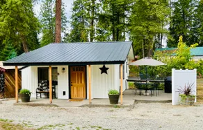 Adorable Harbor Island Hideaway. - Image 3