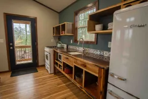 ”Bison Hollow” Couples Cabin in the RRG - Image 4