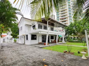 Little Heaven by Sky Hive, A Beach Front Bungalow - Image 2