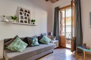 Charming & Convenient Apartment Near Plaza Espanya - Image 3