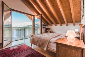 Apartment with Views to Die For! - Image 2