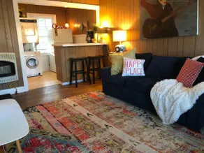 S Montgomery Bungalow (Perfect Starkvegas Locale) - Image 3