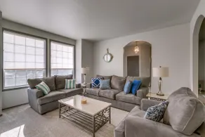 The Daisy house in downtown Eagle. Best location! - Image 2