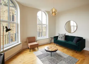 Host & Stay - Artsbank Apartment - Image 5