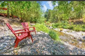 Spacious home for get togethers w Creek views - Image 5