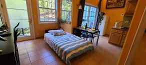 Montclair Retreat-quiet, private, in unit laundry - Image 4