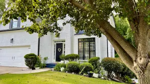 Dream mansion located 20 minutes away from DTWN - Image 2