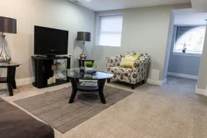 Cozy 2BR/1BA Garden Apartment Near Lincoln Square - Image 2