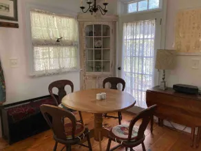 Cozy, charming cottage by the creek w/2 queen beds - Image 2