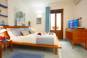 First Floor Apartment with 1 Bedroom - Image 5
