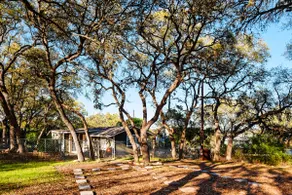 Emerald Gem in the Texas Hill Country Canyon Lake - Image 4