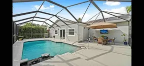 Sunny, open 3 BR, 2 BA *pool* home - Image 5