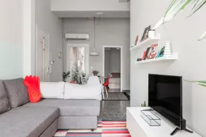 Colorful Flat With a Balcony in Historic Monastiraki - Image 5
