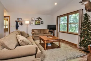 Perfect North Woods Cabin minutes from St. Germain - Image 3