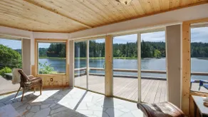 Luxury Waterfront Oasis * Hot Tub * Kayaks * - Image 4