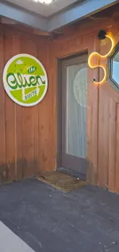 5 min from I-5 Modern Mountain View Alien Suite - Image 2