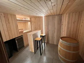 Renovated waterfront villa - Image 4