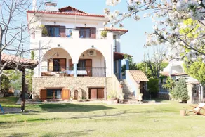 Rustic, luxurious, garden villa 70m from the sea. - Image 2