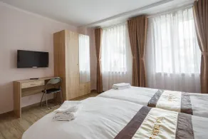 New 3 bedroom apartment near city center - Image 2