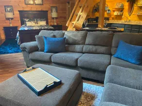 Across from river/hot tub/ 3 min to casino :pets - Image 4