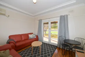 Newly Renovated Turvey Park House - Image 5